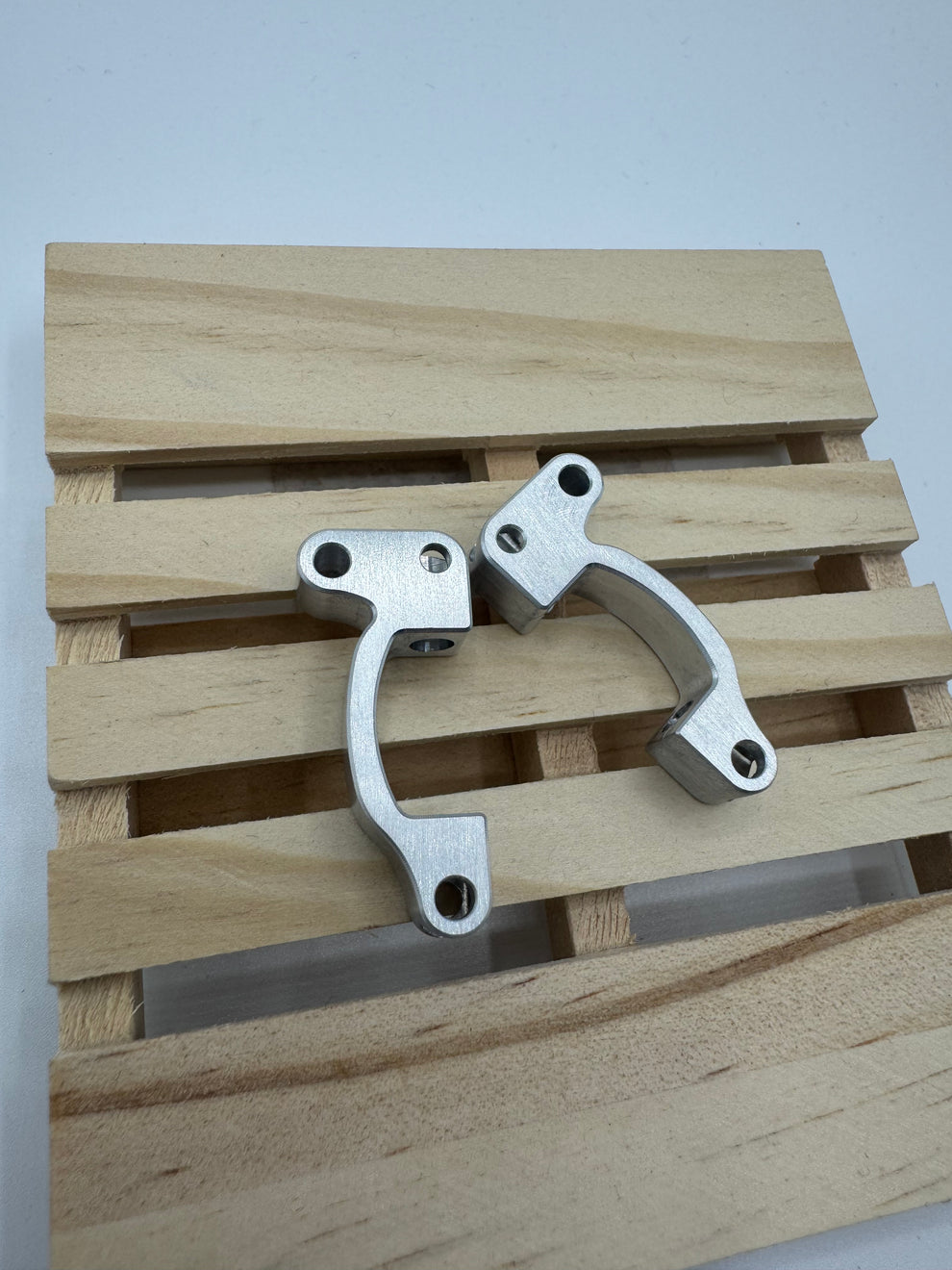 SkunksHobbies Aluminum C-Hub "Positive Camber"